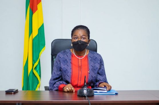 Rencontre Covid 556x370 - Togo : freiner à tout prix la flambée des cas de Covid-19 !