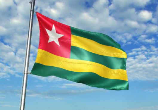 Drapeau togolais 529x370 - Togo: les premières élections sénatoriales fixées au 02 février 2025
