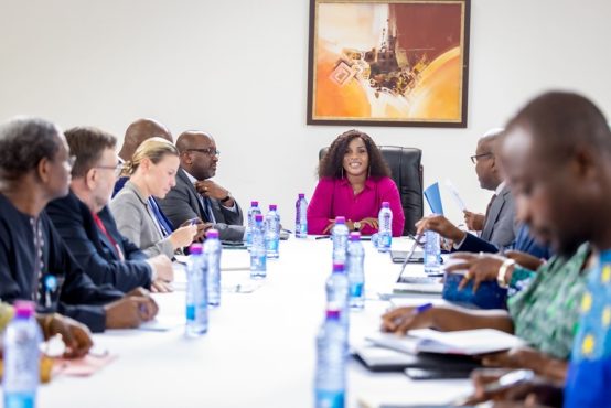 Cooperation Reunion dechanges avec des partenaires techniques et financiers 1 1 554x370 -  Aide publique au développement : entre 2018 et 2022, le Togo a obtenu 2000 milliards FCFA de ses partenaires