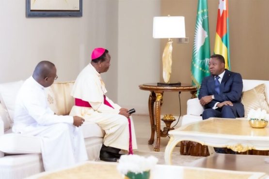 Deces de Mgr Barrigah Benissan la compassion du chef de lEtat a la Conference des Eveques du Togo CET 768x512 1 555x370 - Décès de Mgr Barrigah-Benissan : Faure Gnassingbé compatissant avec la Conférence des Évêques du Togo