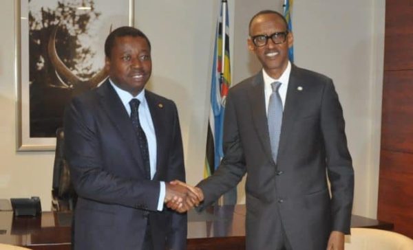 Le President faure Gnassingbe et son homologue Paul Kgme du Rwanda 4 660x400 1 600x364 - Faure Gnassingbé à l'investiture de Paul Kagame