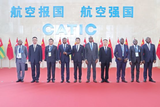 CATIC Photo de famille 555x370 - FOCAC2024 : visite du chef de l’Etat à la CATIC