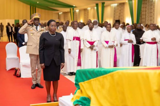 Hommage national a Mgr Barrigah bon 555x370 - Hommage national à Monseigneur Barrigah