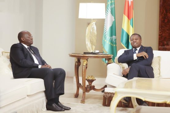 Cooperation echanges entre le chef de lEtat et le Vice president de la Cote dIvoire 1 555x370 - Coopération Togo -Côte d’Ivoire : le sujet  au cœur d’un entretien entre le chef de l’Etat et le Vice-président ivoirien