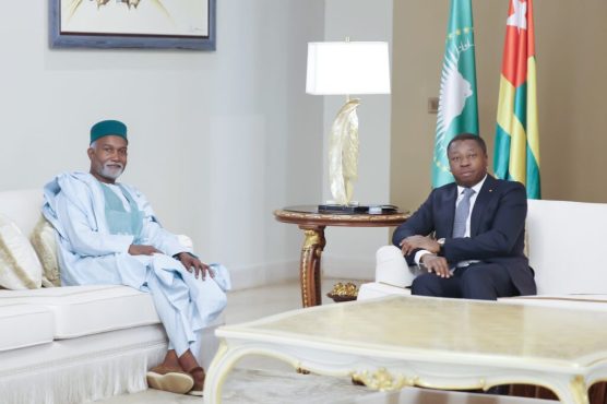 Min aff etrg Nigeria recu par Faure Ganssingbe 556x370 - Politique et sécurité en Afrique de l’Ouest : Faure Gnassingbé a échangé avec le ministre des affaires étrangères nigérian  