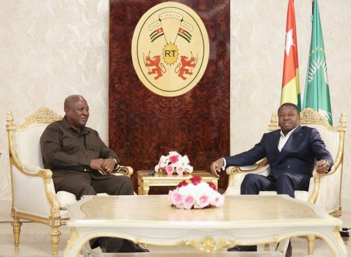 Le chef de lEtat sest entretenu avec le President elu du Ghana 505x370 - Togo : visite du Président élu du Ghana, John Mahama
