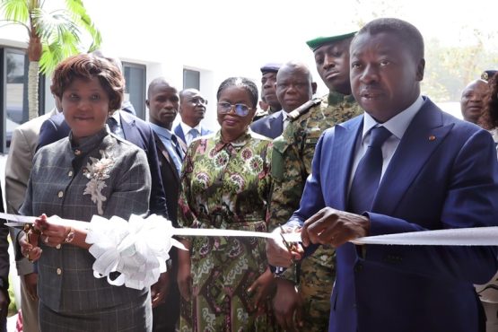 Sante pour tous le chef de lEtat inaugure lhopital Dogta Lafie annexe de Kara  555x370 - Santé : l’hôpital Dogta-Lafiè annexe de Kara mis en service