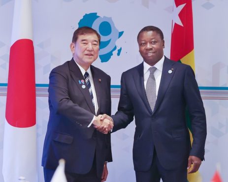 Diplomatie echanges fructueux entre le President du Conseil et le Premier ministre japonais a Yokohama  463x370 - Diplomatie : à Yokohama, le Togo et le Japon explorent de nouvelles pistes de partenariat