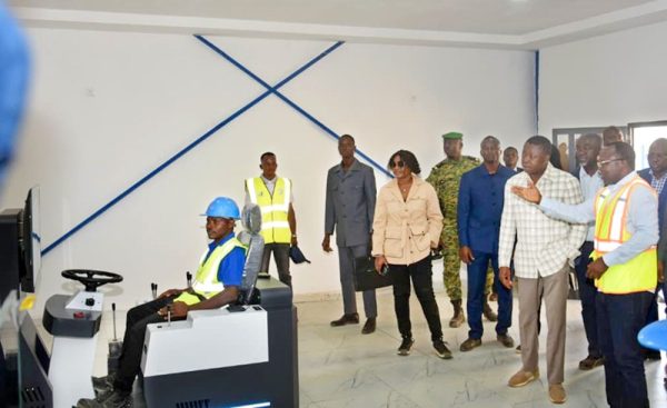 Agriculture et sante publique Faure Gnassingbe en visite de terrain au CRMA de Tchitchao et au CHP de Kante  600x367 - Agriculture et santé publique : Faure Gnassingbé en visite de terrain au CRMA de Tchitchao et au CHP de Kantè