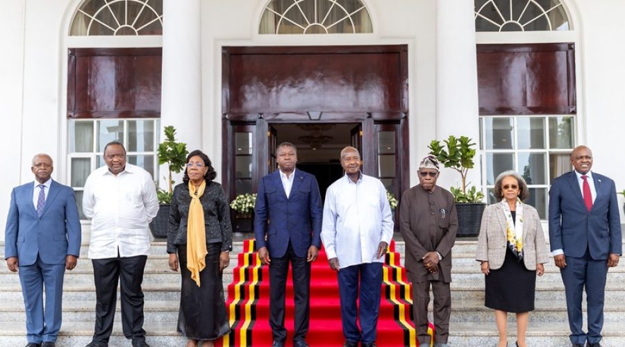 A-Entebbe-le-President-du-Conseil-Faure-Gnassingbe-en-premiere-ligne-pour-la-paix-dans-les-Grands-Lacs