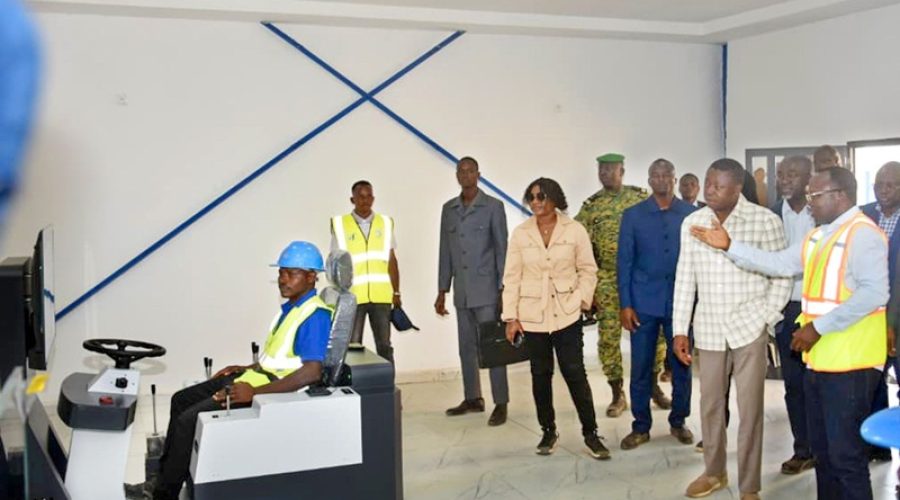 Agriculture-et-sante-publique-Faure-Gnassingbe-en-visite-de-terrain-au-CRMA-de-Tchitchao-et-au-CHP-de-Kante-