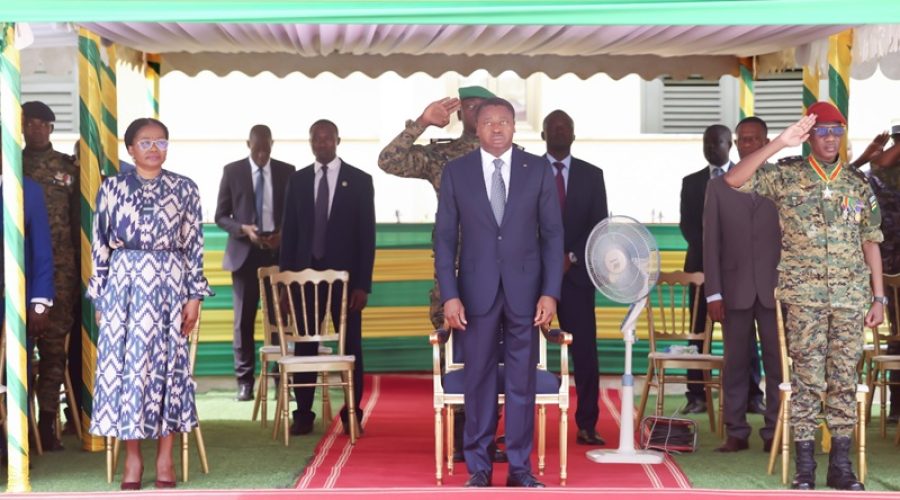 Devoir-de-memoire-les-hommages-au-Pere-de-la-Nation-se-poursuivent-