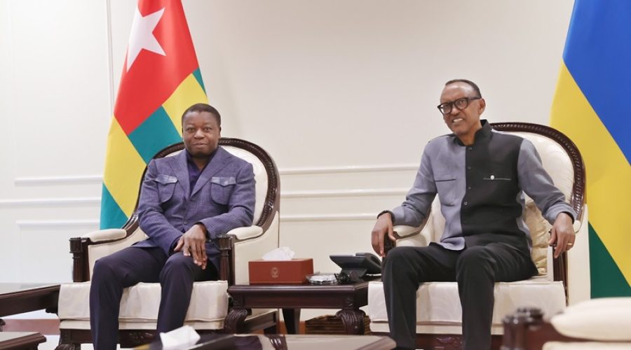 Diplomatie-Arrivee-du-chef-de-lEtat-a-Kigali-pour-une-visite-officielle