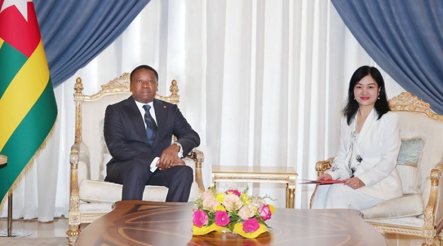 Diplomatie-la-nouvelle-ambassadrice-de-Chine-recue-par-le-President-du-Conseil