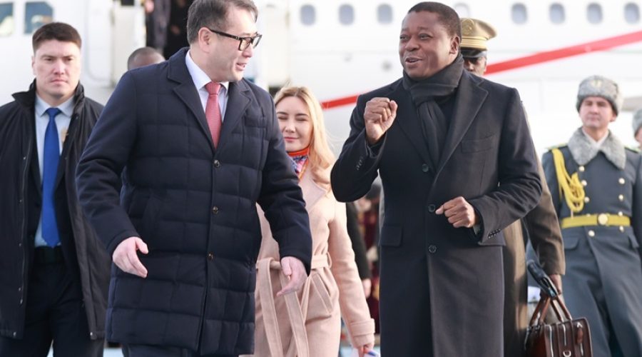 Faure Gnassingbé à Astana, Kazakhstan