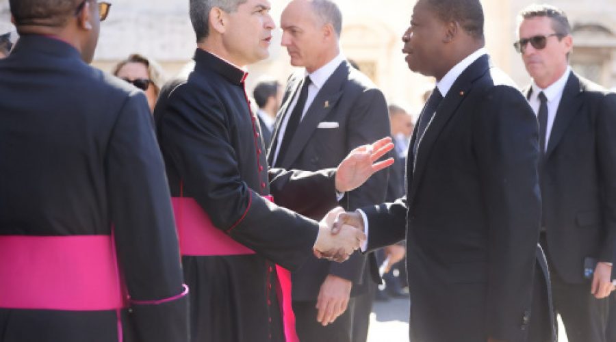 Faure Gnassingbé aux obsèques du Pape