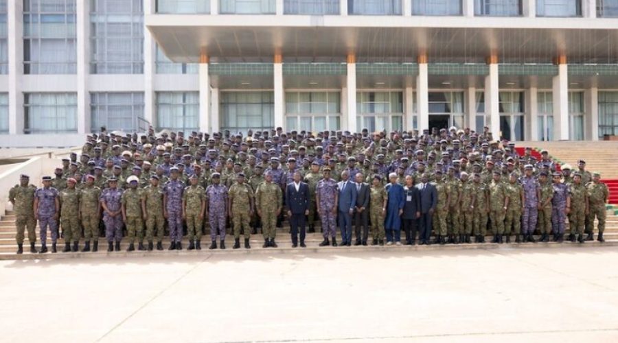 Grand-rapport-des-Forces-armees-togolaises-2024-Photo-de-famille--768x512