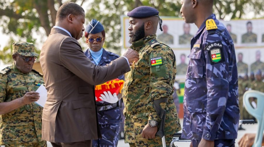 La-Nation-rend-hommage-aux-victimes-de-loperation-Koundjoare