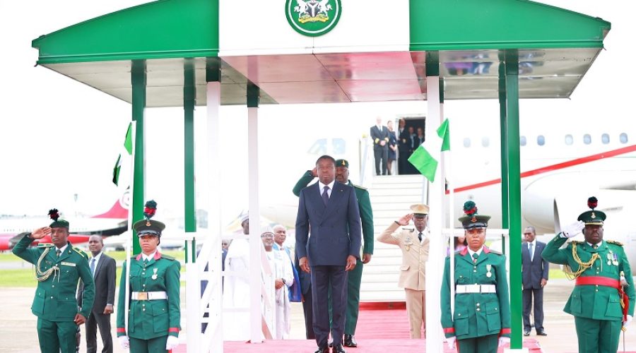 Le-chef-de-lEtat-felicite-son-nouvel-homologue-nigerian