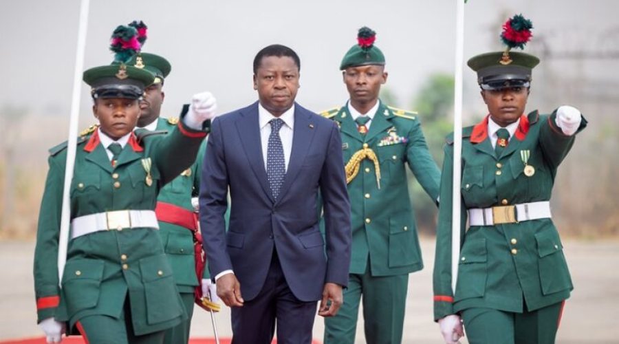 Le-chef-de-lEtat-participe-a-un-sommet-extraordinaire-de-la-CEDEAO-768x589