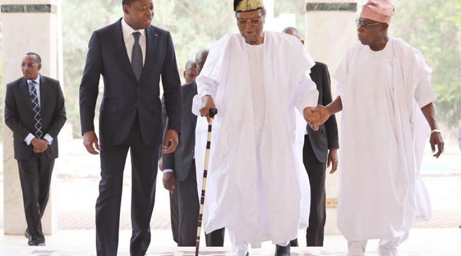 Les-Presidents-Olusegun-Obasanjo-et-Nicephore-Soglo-recus-a-Pya
