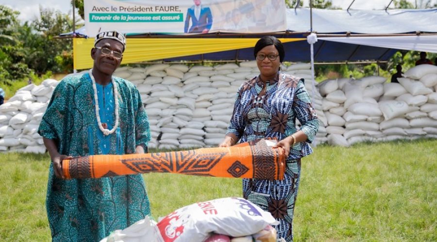 Solidarite-aux-populations-Remise-de-kits